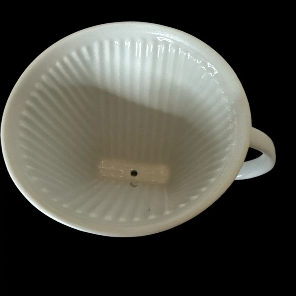 Starbucks Classic White Coffee Pour Over Brewer. #4. (S 2 110225) - Picture 3 of 7